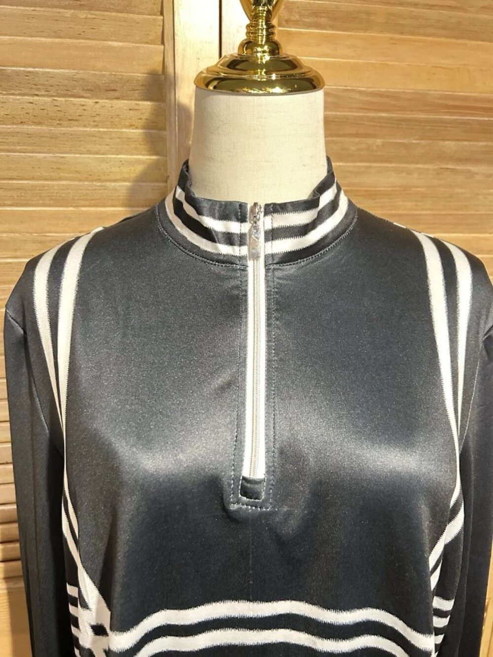 CEGOLFS Women’s Black/White Striped 1/4 Zip Mock Neck Pullover Active XL NWT